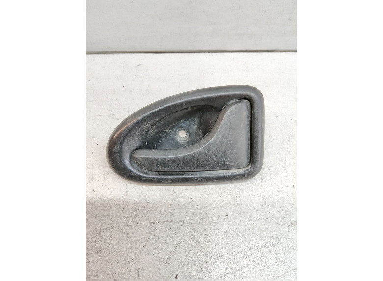 Ручка внутренняя передняя правая к Renault Scenic, 2002г.