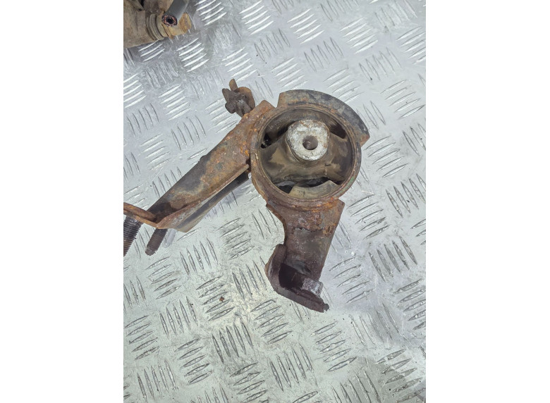 Подушка крепления двигателя к Toyota Auris, 2008г.