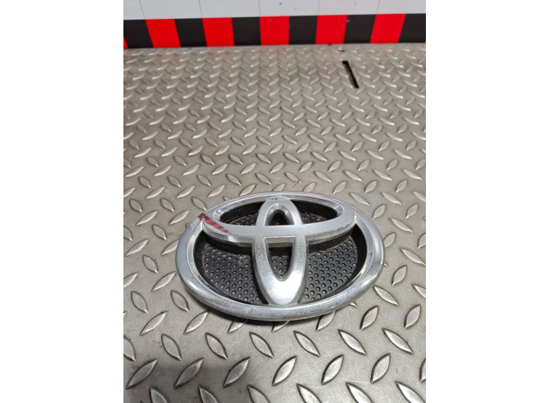 Эмблема к Toyota Auris, 2008г.