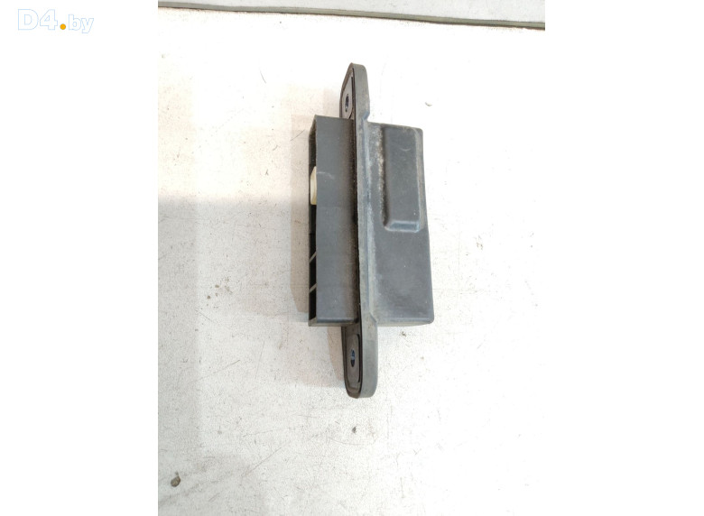 Кнопка открытия багажника к Toyota Auris 2008 г.