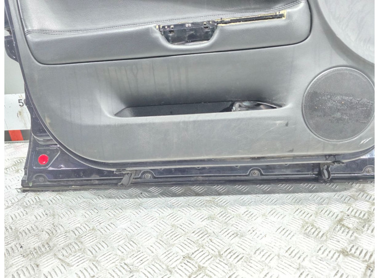 Дверь передняя левая к Volkswagen Passat, 2002г.