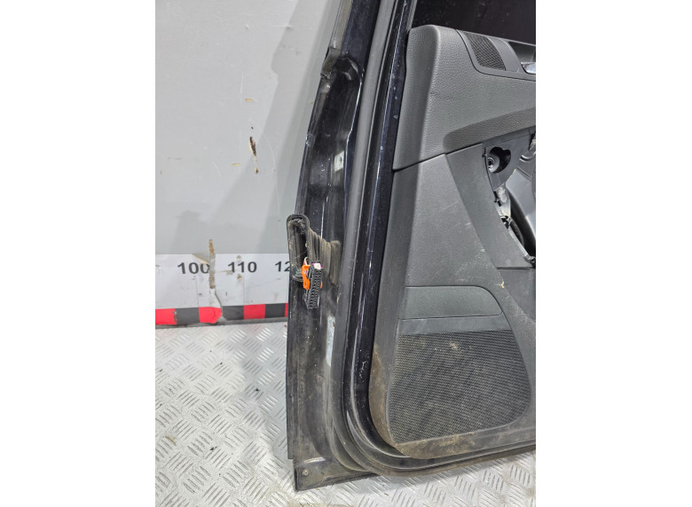 Дверь задняя правая к Volkswagen Passat, 2006г.