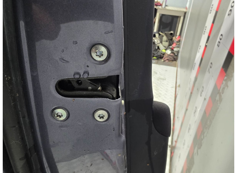 Замок двери задней левой к Hyundai i20, 2009г.