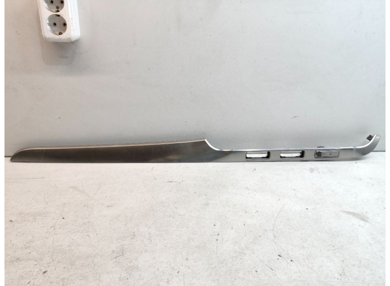Накладка декоративная на торпедо к Ford S-Max, 2007г.