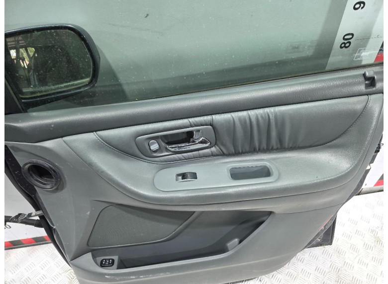 Обшивка двери передней правой (дверная карта) к Honda Odyssey, 2003г.