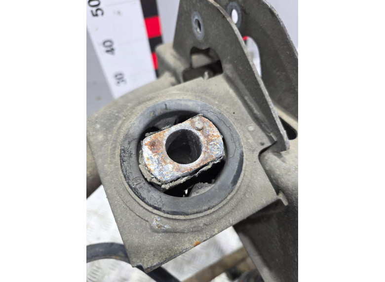 Балка подвески задняя к Renault Scenic RX4, 2002г.