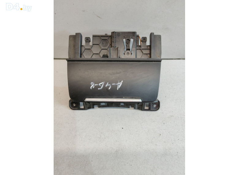 Пепельница к Audi A4 2010 г.
