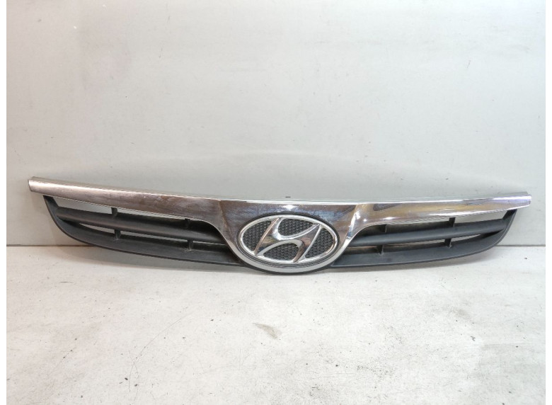 Решетка радиатора к Hyundai i20, 2010г.