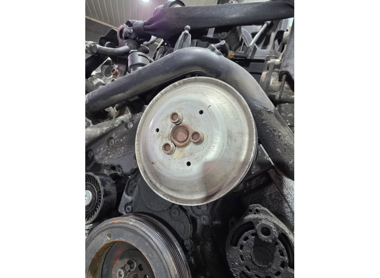 Шкив помпы к Audi A6, 2006г.