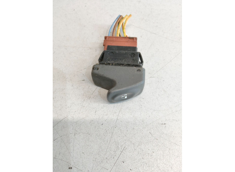 Кнопка стеклоподъемника переднего правого к Renault Scenic, 2000г.