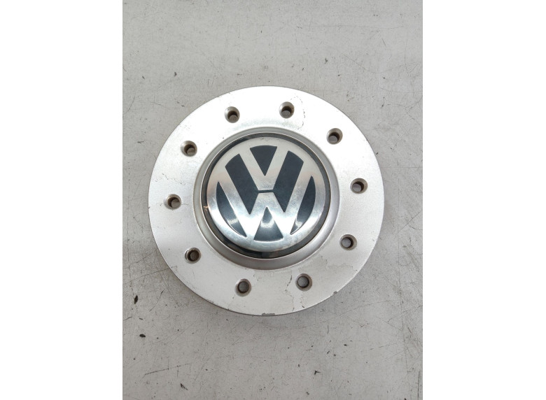 Колпачок литого диска к Volkswagen Golf, 2004г.