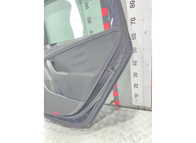 Дверь задняя правая к Volkswagen Passat, 2006г.