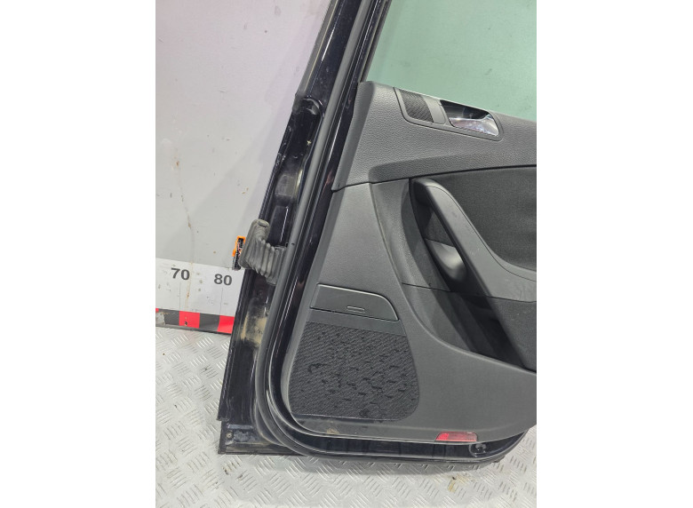 Дверь задняя правая к Volkswagen Passat, 2006г.