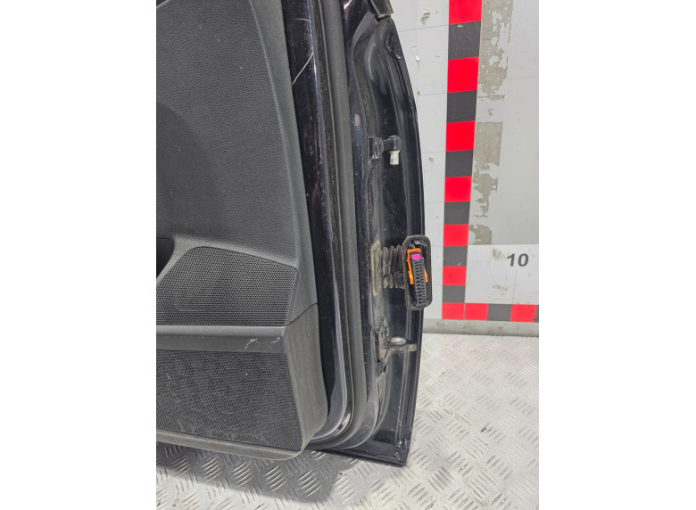 Дверь передняя левая к Volkswagen Passat, 2006г.