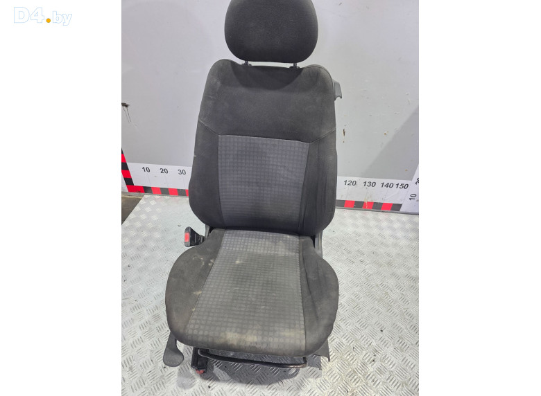 Сиденье переднее левое к Opel Corsa 2003 г.