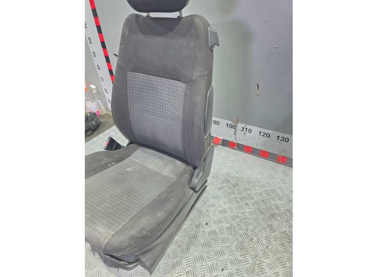 Сиденье переднее левое к Opel Corsa, 2003г.
