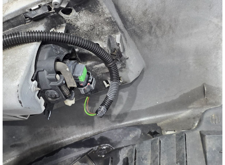 Фара противотуманная правая к Citroen C4 Picasso, 2012г.