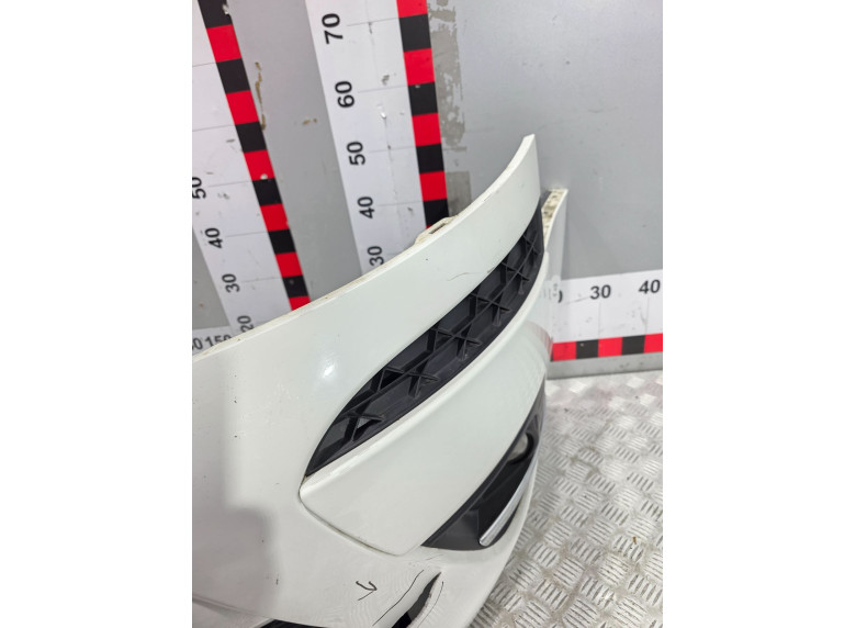Заглушка (решетка) в бампер передний к Citroen C4 Picasso, 2012г.