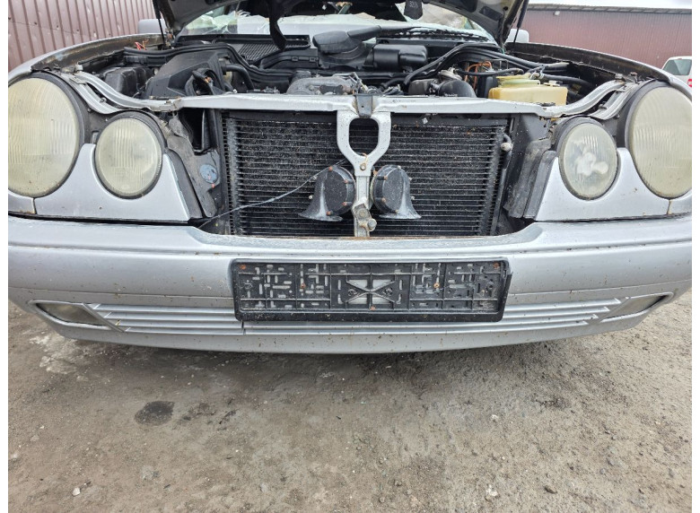 Бампер передний к Mercedes E W210, 1998г.