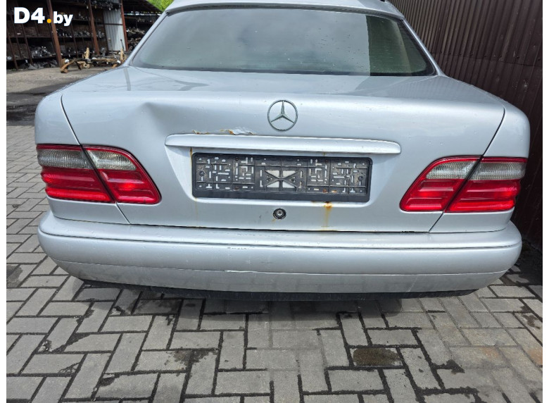Фонарь задний (комплект) к Mercedes EW210 2001 г.