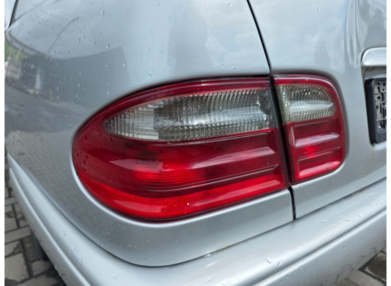 Фонарь задний (комплект) к Mercedes E W210, 2001г.