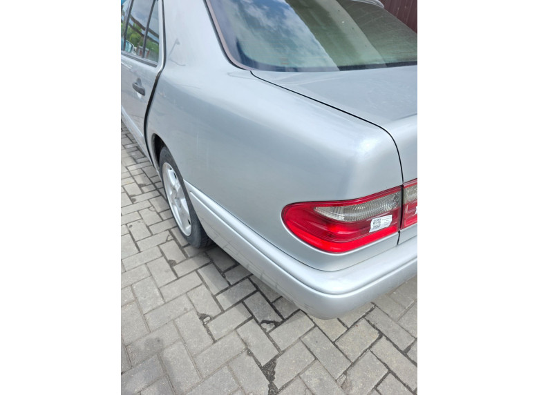 Четверть передняя левая к Mercedes E W210, 1998г.