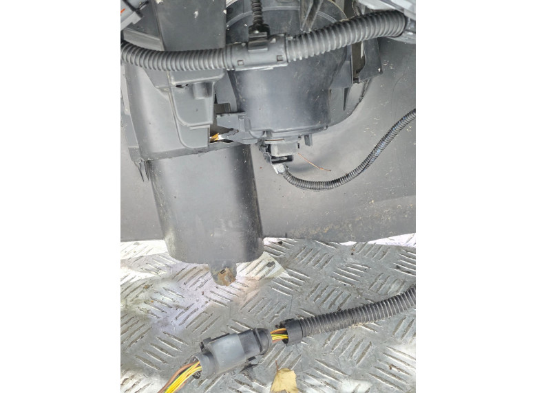 Фара противотуманная правая к Volkswagen Touareg, 2008г.