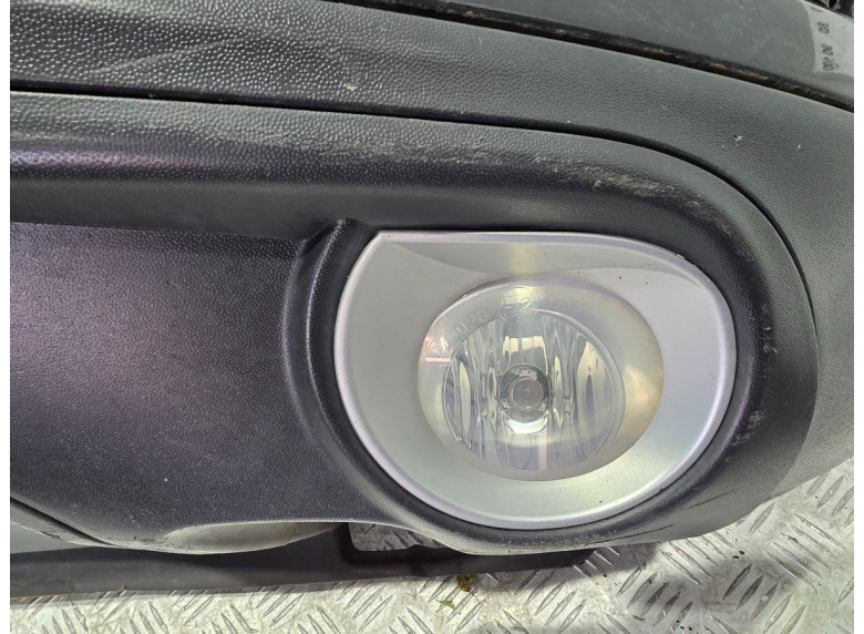 Фара противотуманная левая к Volkswagen Touareg, 2008г.