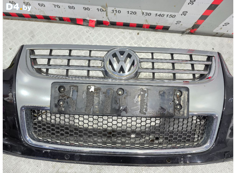 Решетка радиатора к Volkswagen Touareg 2008 г.