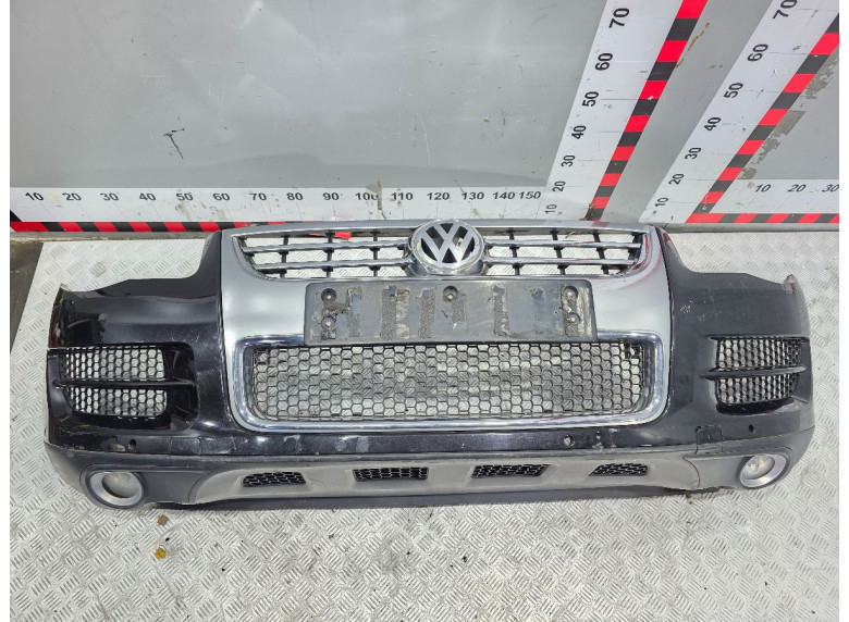 Бампер передний к Volkswagen Touareg, 2008г.