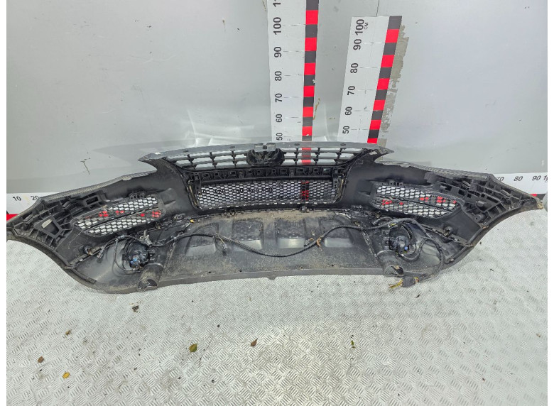 Бампер передний к Volkswagen Touareg, 2008г.