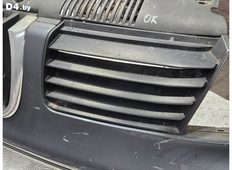 Решетка радиатора к Seat Alhambra 2002 г.