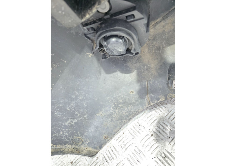 Фара противотуманная левая к Renault Scenic RX4, 2002г.