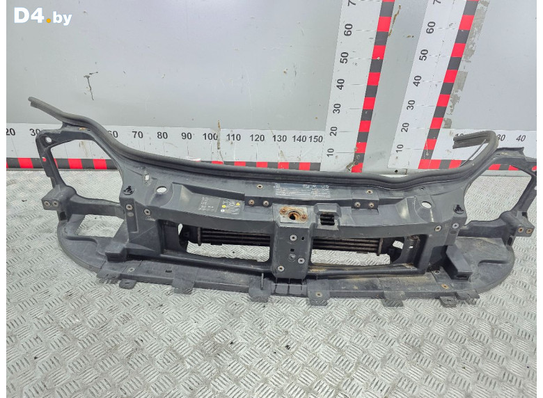 Передняя панель крепления облицовки (телевизор) к Opel Vivaro 2008 г.