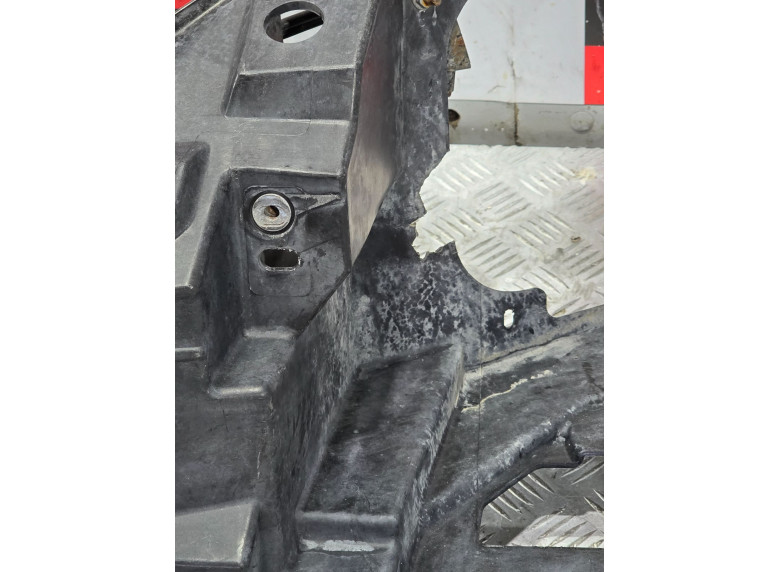 Передняя панель крепления облицовки (телевизор) к Opel Movano, 2006г.