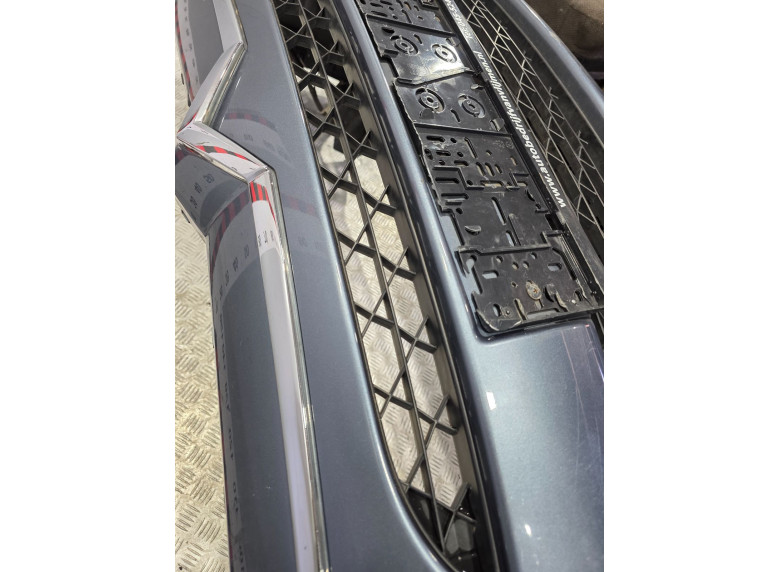 Заглушка (решетка) в бампер передний к Citroen C4 Picasso, 2011г.