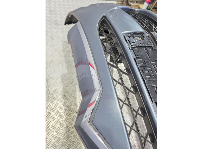 Заглушка (решетка) в бампер передний к Citroen C4 Picasso, 2011г.