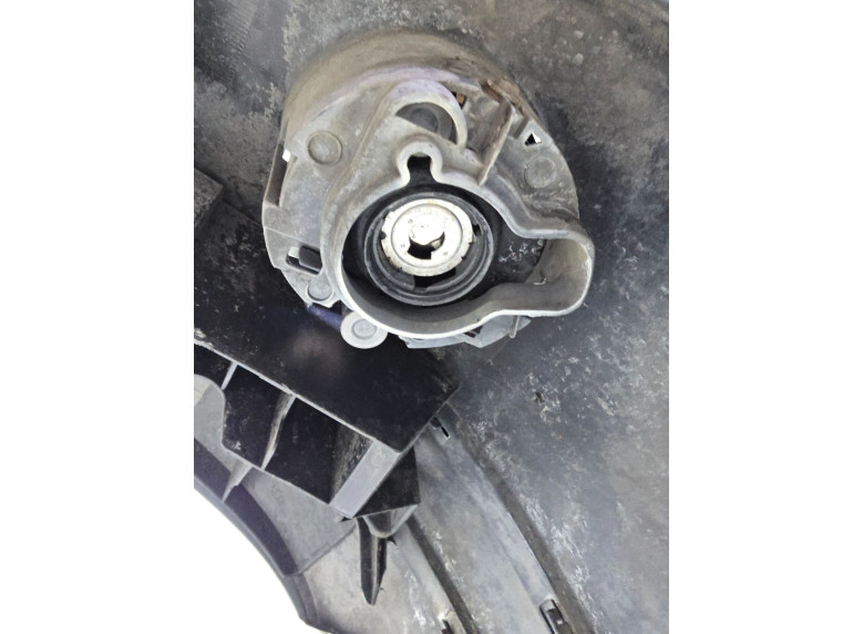 Фара противотуманная правая к Renault Scenic, 2001г.