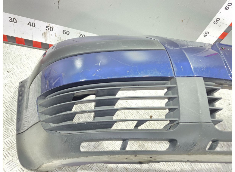 Заглушка (решетка) в бампер передний к Volkswagen Passat, 2002г.
