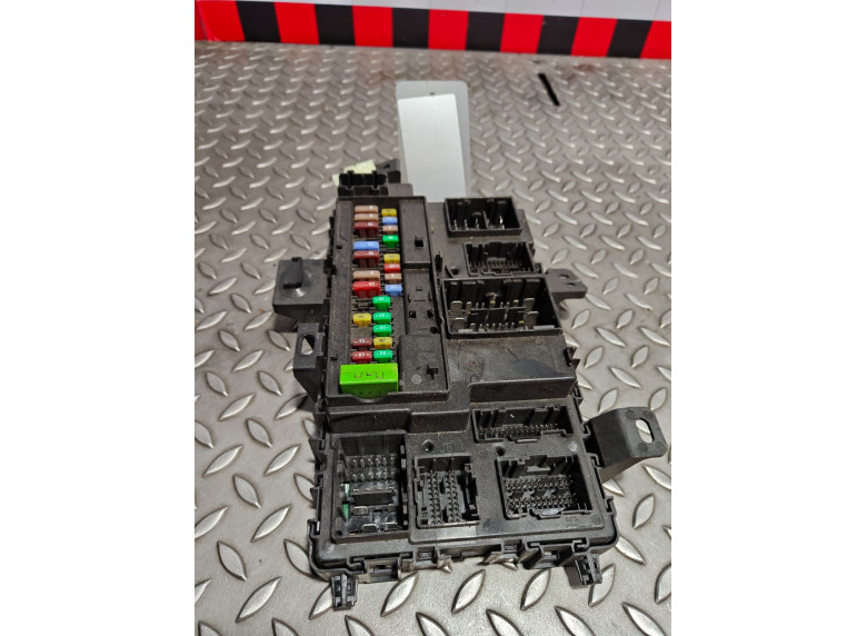Блок предохранителей к Ford Transit, 2019г.