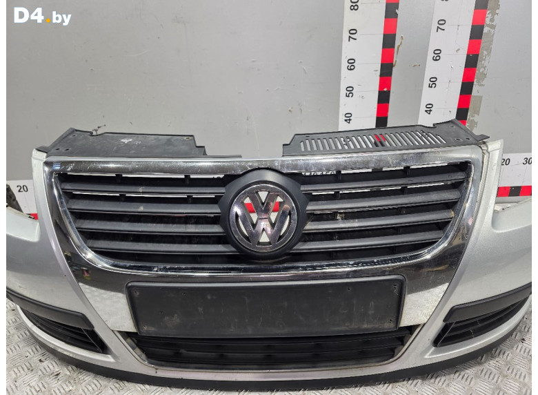 Решетка радиатора к Volkswagen Passat 2006 г.