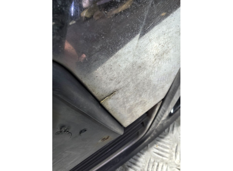 Решетка радиатора к Volkswagen Passat, 2006г.