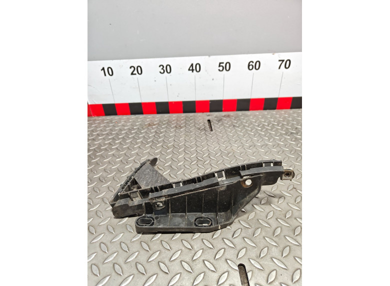 Кронштейн крепления бампера переднего к Citroen C4 Picasso, 2009г.