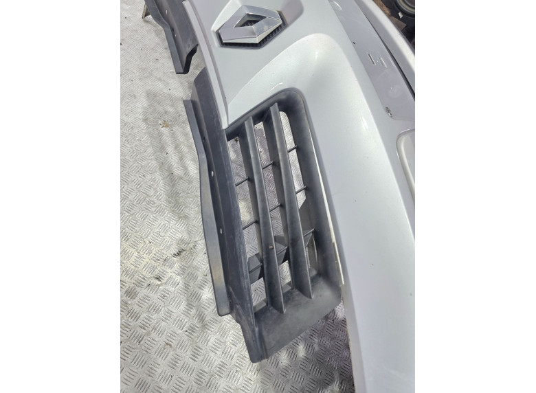 Решетка радиатора к Renault Espace, 2006г.