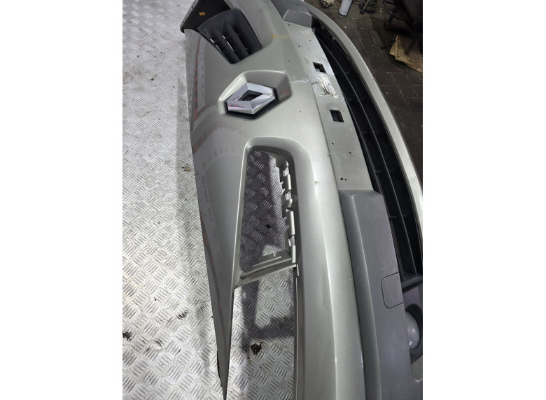 Бампер передний к Renault Megane, 2006г.