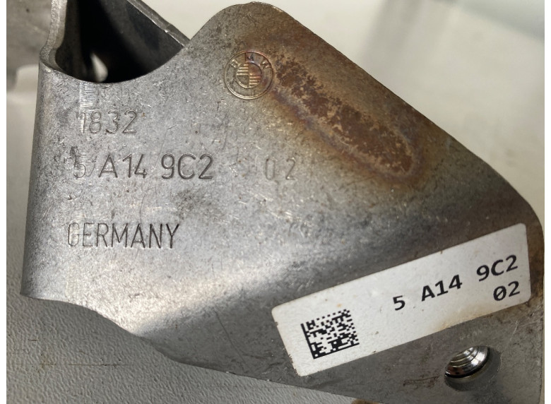 Кронштейн крепления катализатора к BMW XM G09, 2023г.