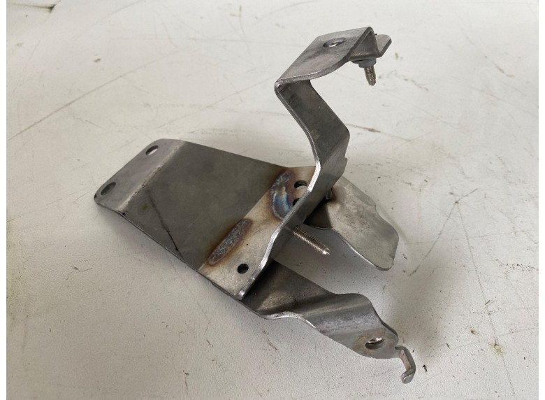 Кронштейн крепления катализатора к BMW XM G09, 2023г.