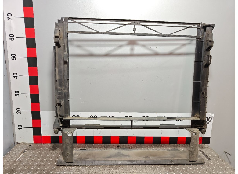 Кронштейн радиатора к Land-Rover Range Rover, 2003г.