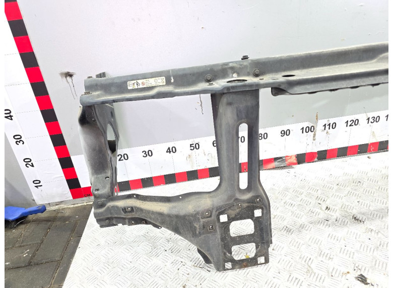 Передняя панель крепления облицовки (телевизор) к Land-Rover Range Rover, 2002г.