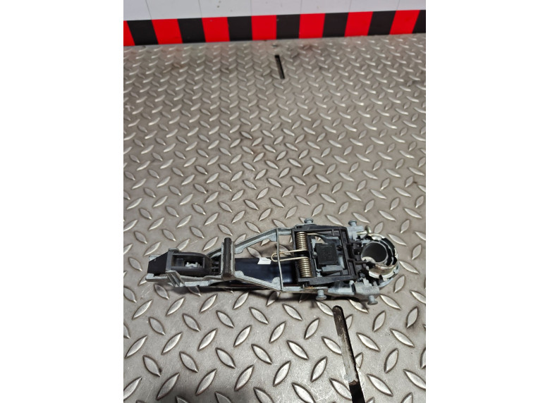 Ручка наружная задняя правая к Volkswagen Golf, 2003г.